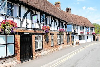 Legacy Rose And Crown Hotel