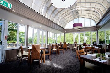 Legacy Rose And Crown Hotel