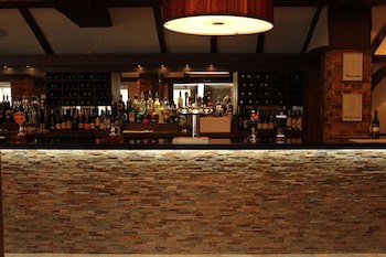 Legacy Rose And Crown Hotel