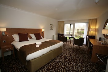 Legacy Rose And Crown Hotel