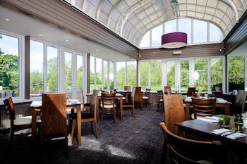 Legacy Rose And Crown Hotel