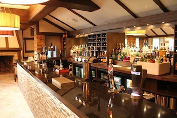Legacy Rose And Crown Hotel