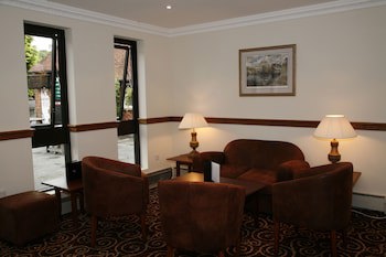Legacy Rose And Crown Hotel