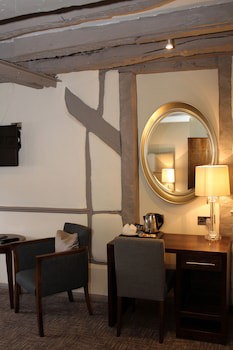 Legacy Rose And Crown Hotel