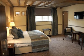 Legacy Rose And Crown Hotel