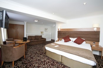 Legacy Rose And Crown Hotel