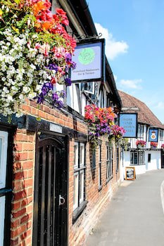Legacy Rose And Crown Hotel