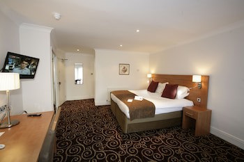 Legacy Rose And Crown Hotel
