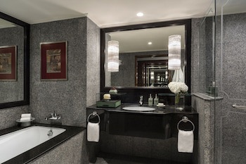 Anantara Siam Bangkok Hotel