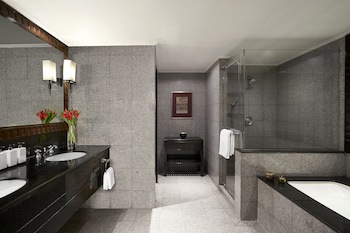 Anantara Siam Bangkok Hotel