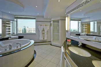 Hilton Dusseldorf galeri fotoğrafı