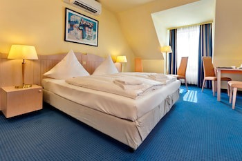 TRYP by Wyndham Lubeck Aquamarin