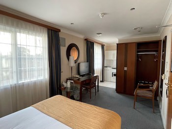 Best Western Welwyn Garden City Homestead Court Hotel