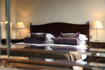 Macdonald Compleat Angler