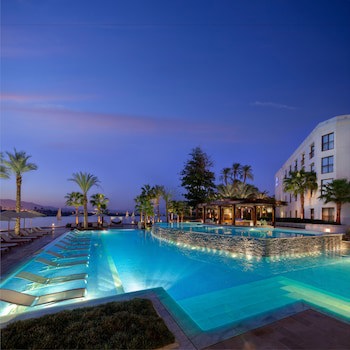 Hilton Luxor Resort & Spa