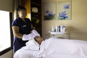 Hilton Luxor Resort & Spa