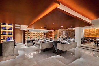 Hilton Luxor Resort & Spa