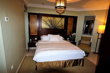 Hilton Luxor Resort & Spa
