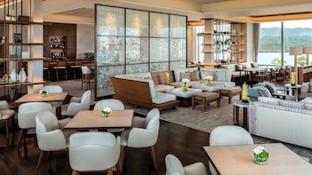 Ana Intercontinental Manza Beach Resort, An Ihg Hotel