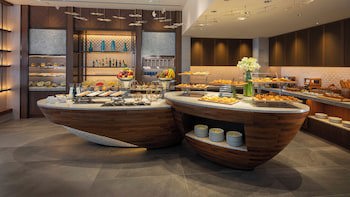 Ana Intercontinental Manza Beach Resort, An Ihg Hotel