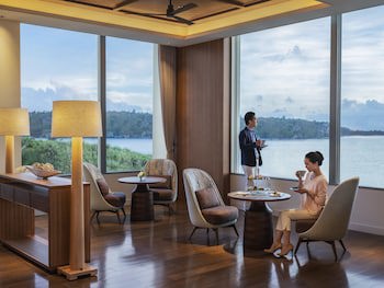 Ana Intercontinental Manza Beach Resort, An Ihg Hotel