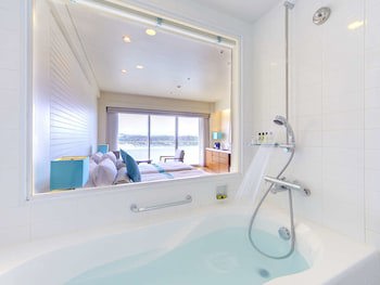 Ana Intercontinental Manza Beach Resort, An Ihg Hotel