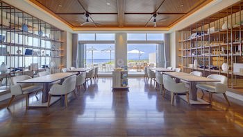 Ana Intercontinental Manza Beach Resort, An Ihg Hotel
