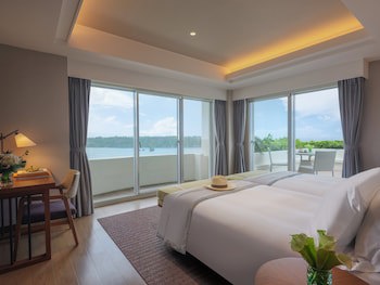 Ana Intercontinental Manza Beach Resort, An Ihg Hotel