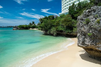 Ana Intercontinental Manza Beach Resort, An Ihg Hotel