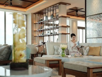 Ana Intercontinental Manza Beach Resort, An Ihg Hotel