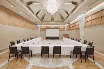 Ana Intercontinental Manza Beach Resort, An Ihg Hotel