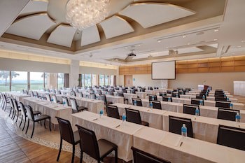 Ana Intercontinental Manza Beach Resort, An Ihg Hotel