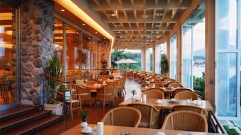 Ana Intercontinental Manza Beach Resort, An Ihg Hotel