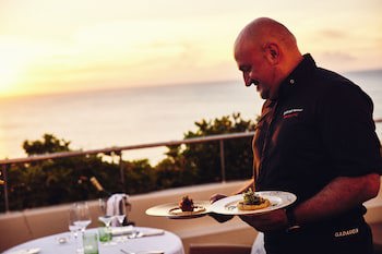 Ana Intercontinental Manza Beach Resort, An Ihg Hotel