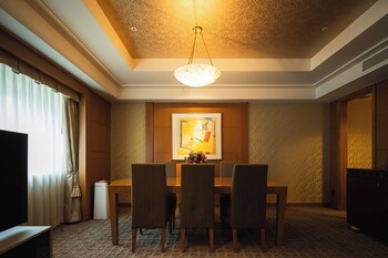 Ana Crowne Plaza Matsuyama, An Ihg Hotel