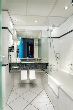 Ramada By Wyndham Amsterdam Airport Schiphol