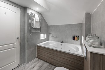 Holiday Inn Manchester - Oldham, An Ihg Hotel