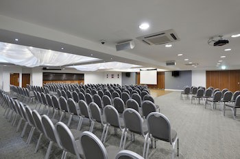 Holiday Inn Manchester - Oldham, An Ihg Hotel