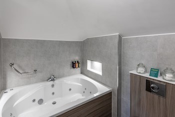 Holiday Inn Manchester - Oldham, An Ihg Hotel