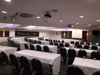 Holiday Inn Manchester - Oldham, An Ihg Hotel