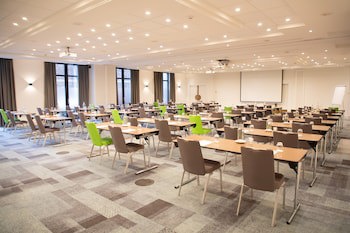 Holiday Inn Hasselt, An Ihg Hotel