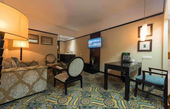 Sunbird Capital Hotel