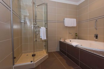 Sunbird Capital Hotel