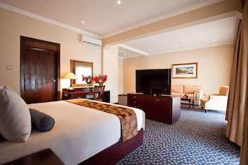 Sunbird Capital Hotel