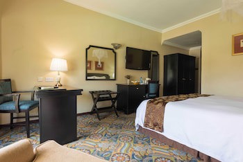 Sunbird Capital Hotel