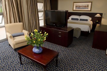 Sunbird Capital Hotel