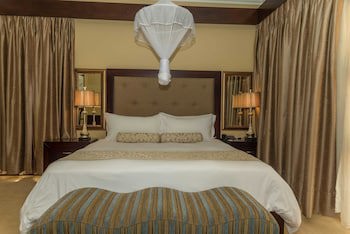Sunbird Capital Hotel