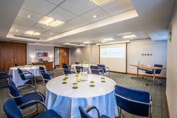 Holiday Inn Cambridge, An Ihg Hotel