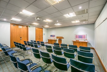 Holiday Inn Cambridge, An Ihg Hotel