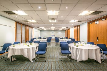 Holiday Inn Cambridge, An Ihg Hotel
